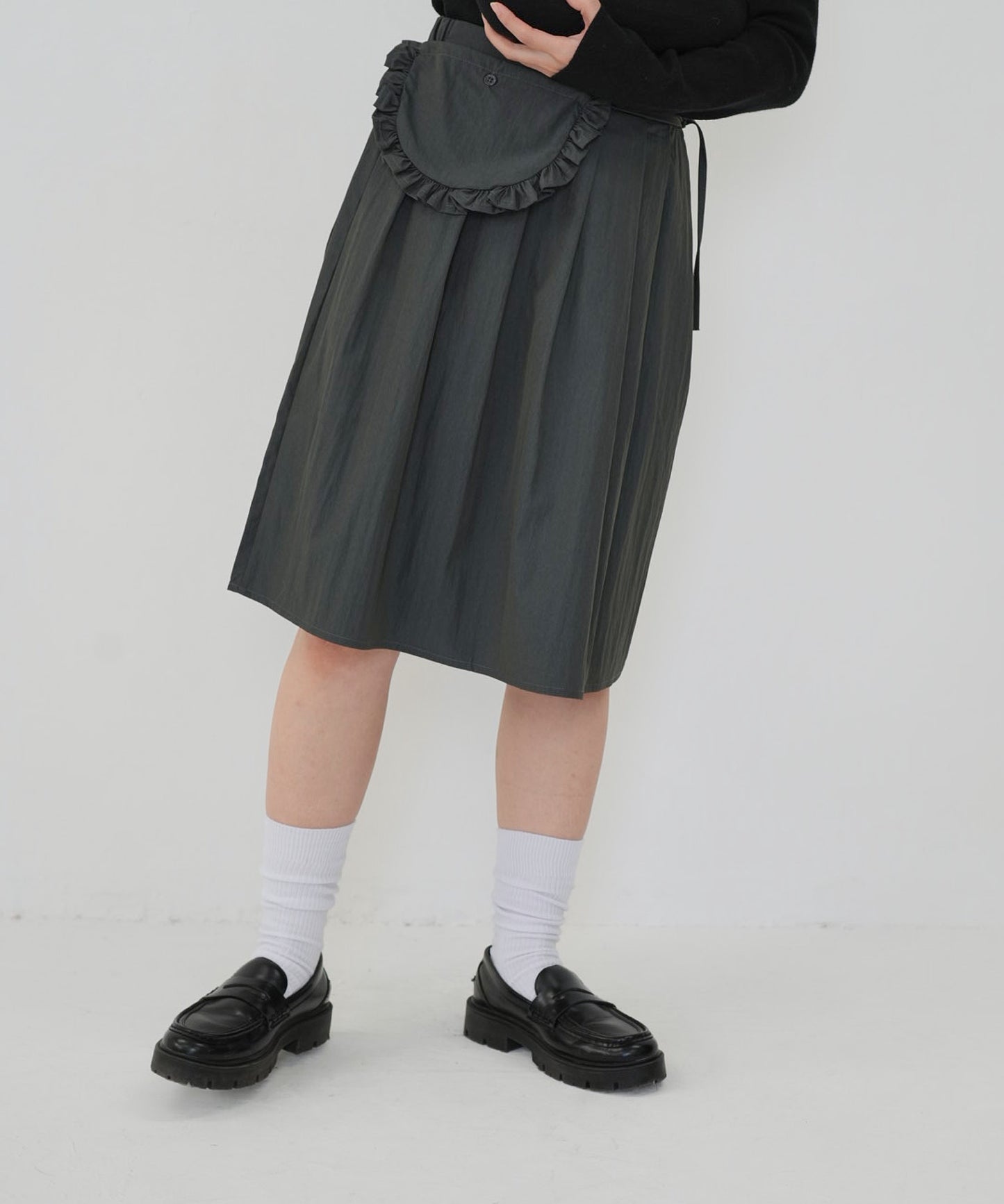 separate pocket design skirt