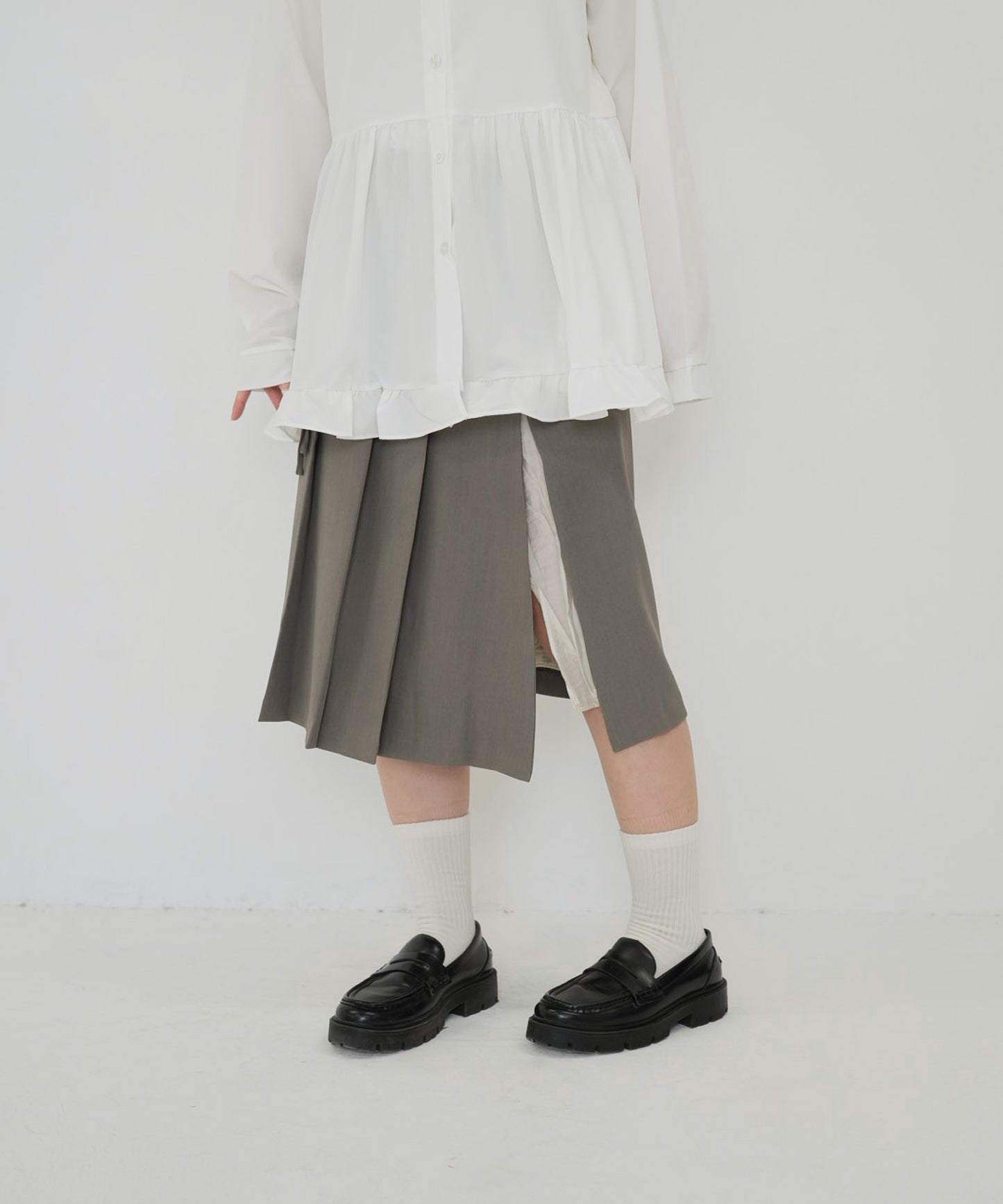 tie pleated skirt
