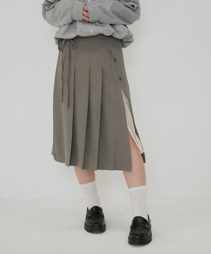 tie pleated skirt
